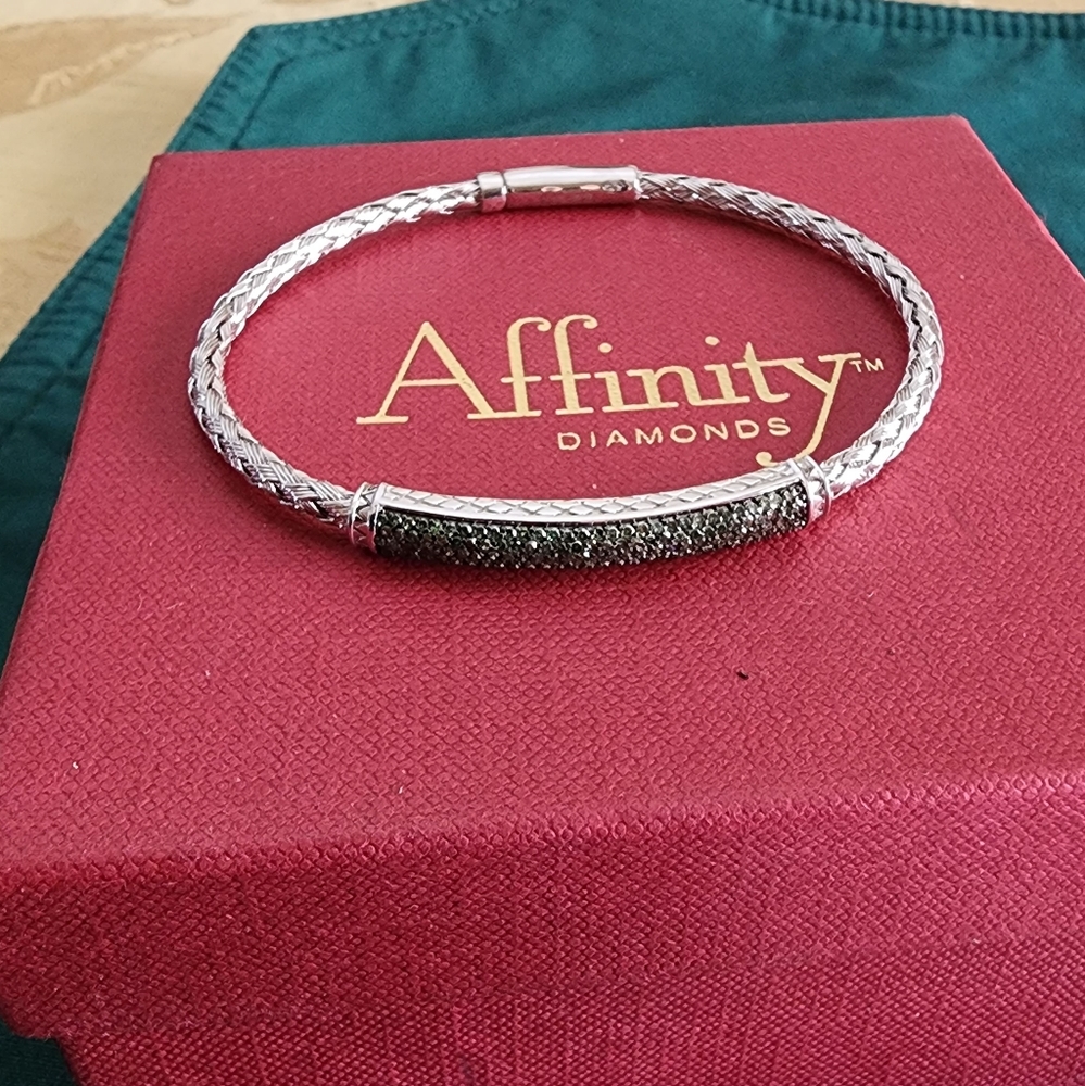 Real green diamonds bracelet